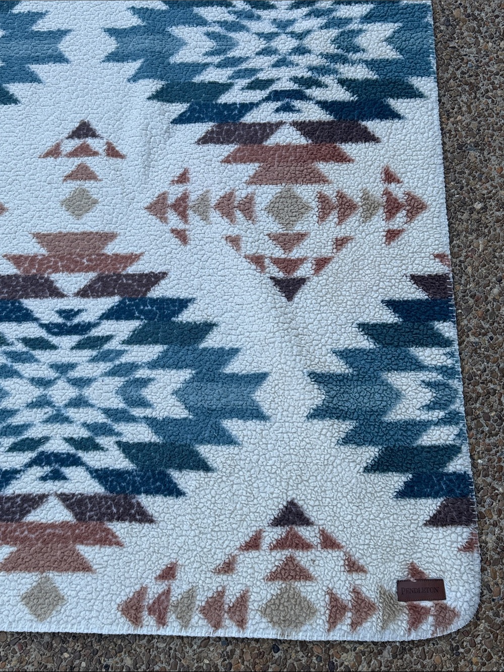 Pendleton Peak Canyon Multicolor Sherpa Throw Fleece Blanket Southwest Aztec - Picture 17 of 17